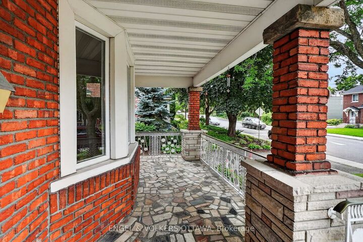 Property Photo:  127 Bayswater Avenue  ON K1Y 2G2 