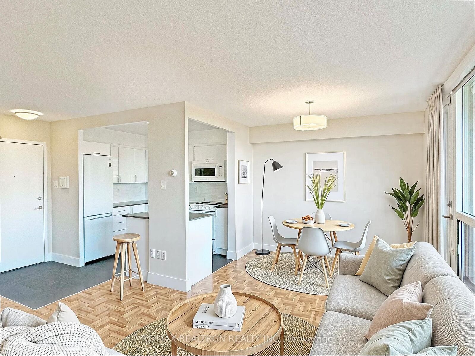 Property Photo:  666 Spadina Avenue 1408  ON M5S 2H8 