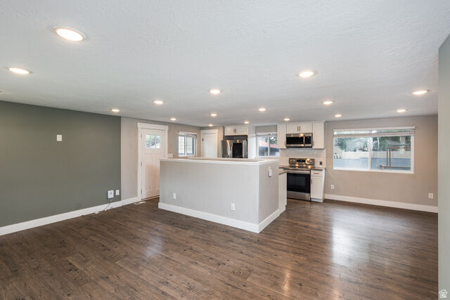 Property Photo:  661 E Wyandotte Ave  UT 84070 