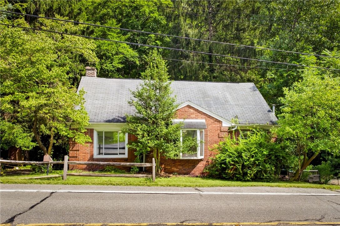 Property Photo:  290 Sewickley Oakmont Rd  PA 15237 