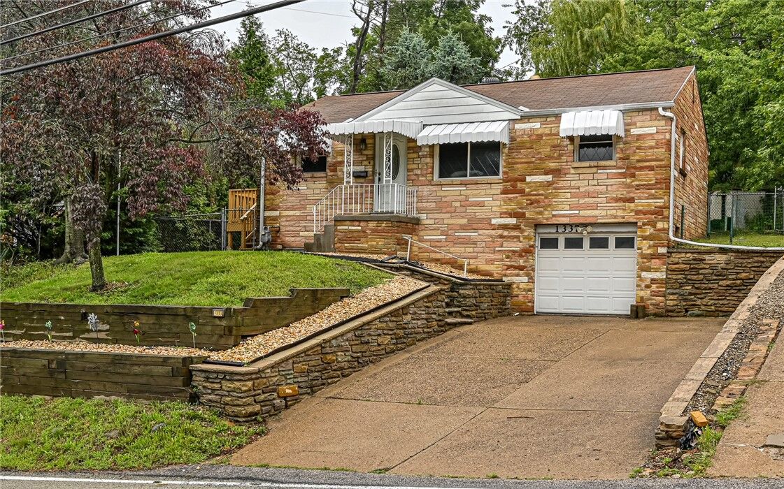 Property Photo: 1337 Hamilton Rd PA 15234
