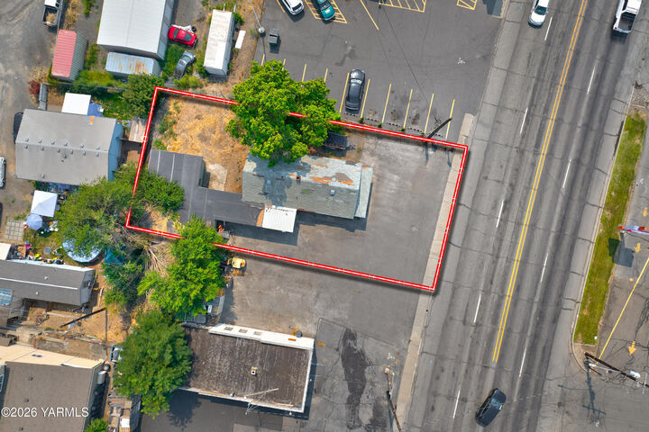 Property Photo: 4001 Main St WA 98903