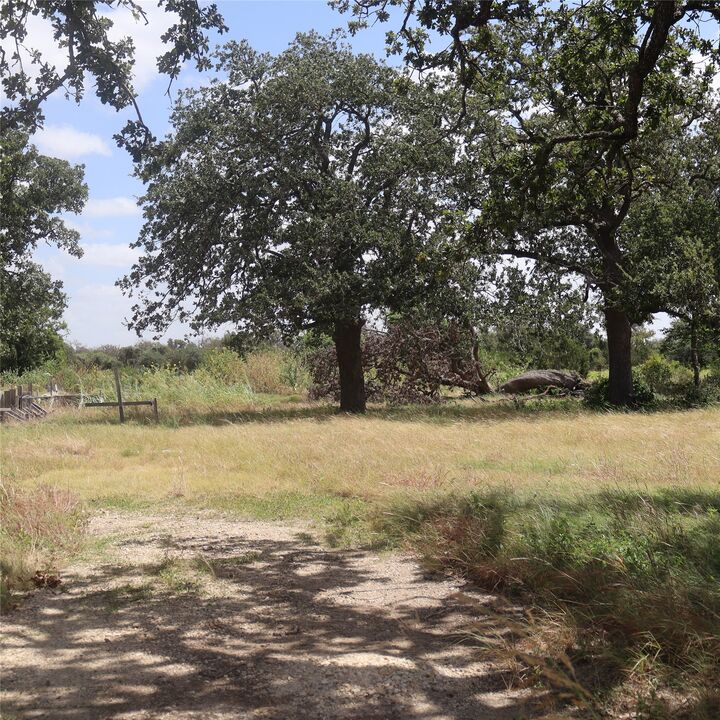 Property Photo:  112 Mesones Road  TX 76527 