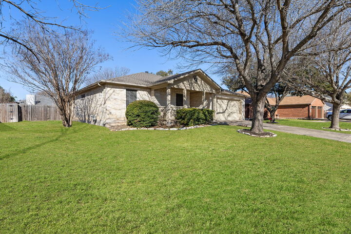 Property Photo:  3812 Eagles Nest Street  TX 78665 