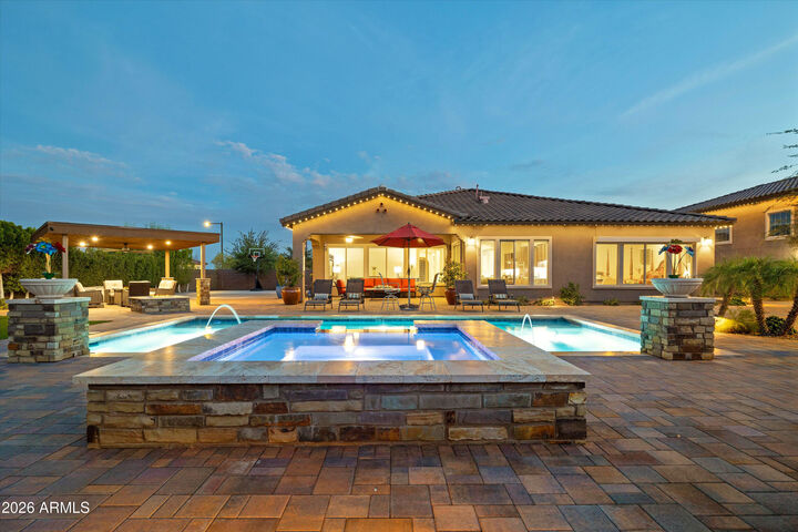 Property Photo:  7550 W Questa Drive  AZ 85383 