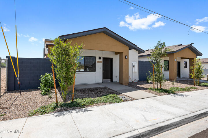 Property Photo:  2307 E McArthur Drive  AZ 85288 