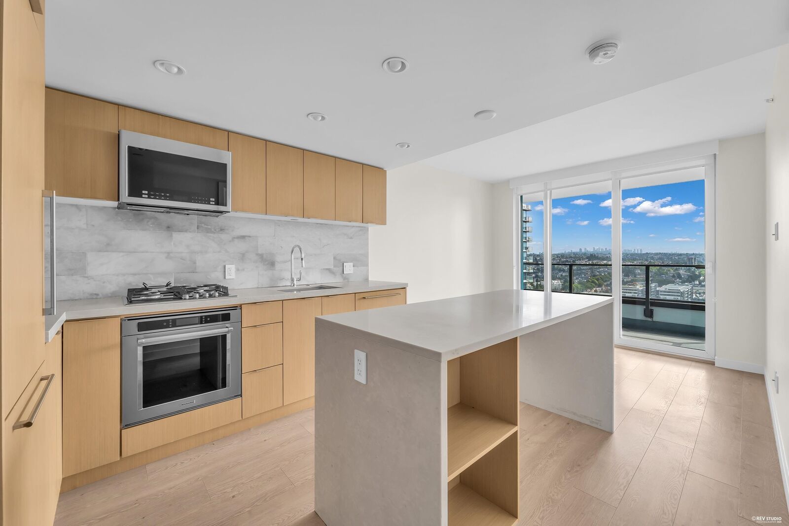 Property Photo: 8189 Cambie Street 2405 BC V6P 0G6