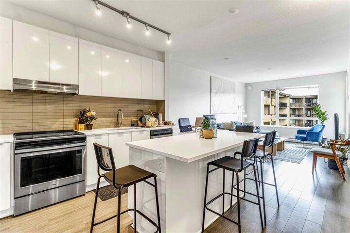 Property Photo: 31158 Westridge Place 305 BC V2T 0K5
