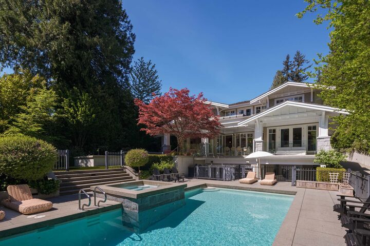 Property Photo: 2955 Rosebery Avenue BC V7V 3A5