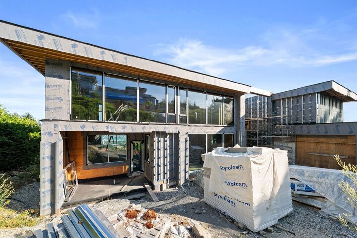 1424 Sandhurst Place — photo 1