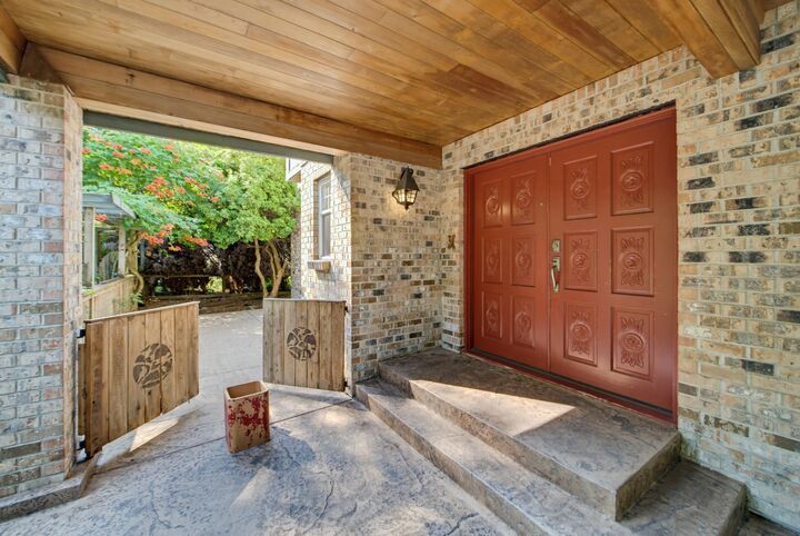 Property Photo: 13521 19 Avenue BC V4A 6B3