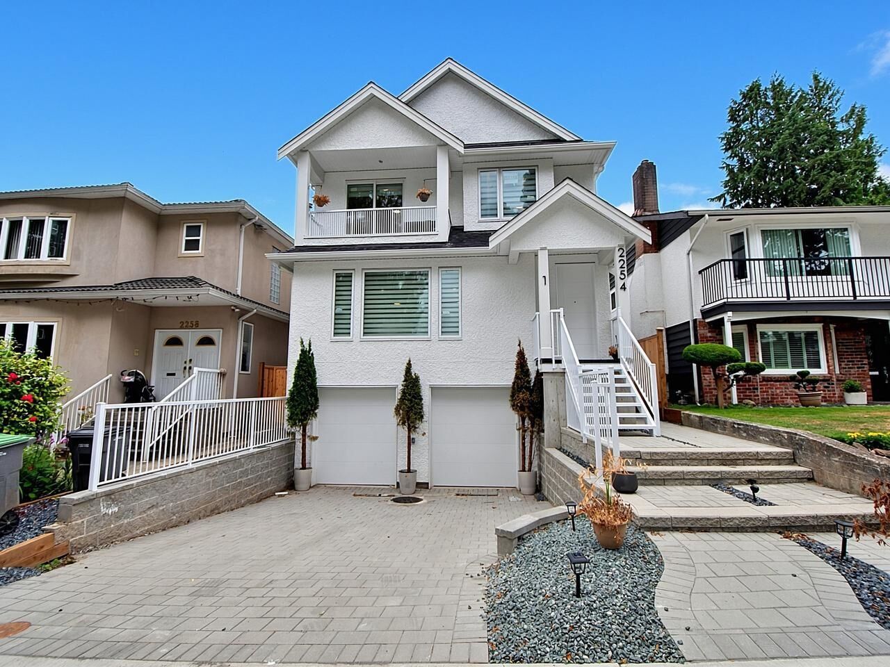 Property Photo: 2254 E 24th Avenue 1 BC V5N 2V2