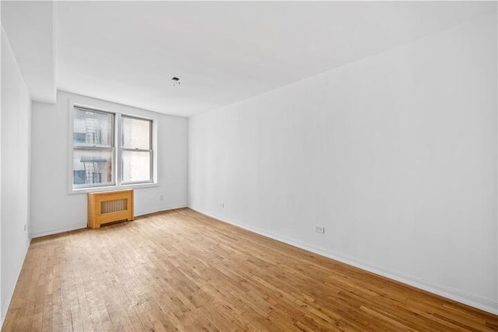 Property Photo:  1625 Emmons Avenue 3A  NY 11235 