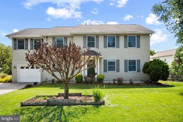 Property Photo:  102 Primrose Place  VA 22602 