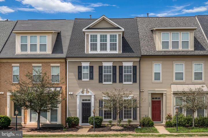 Property Photo: 9326 Alvyn Lake Circle VA 20136