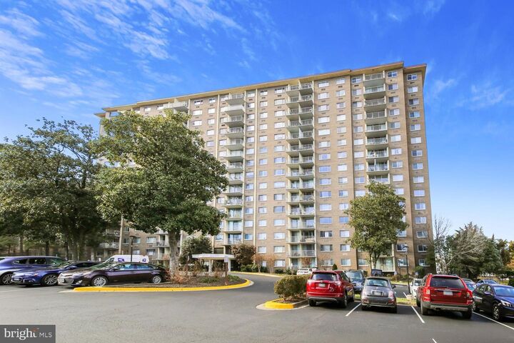 Property Photo:  2059 Huntington Avenue 1607  VA 22303 