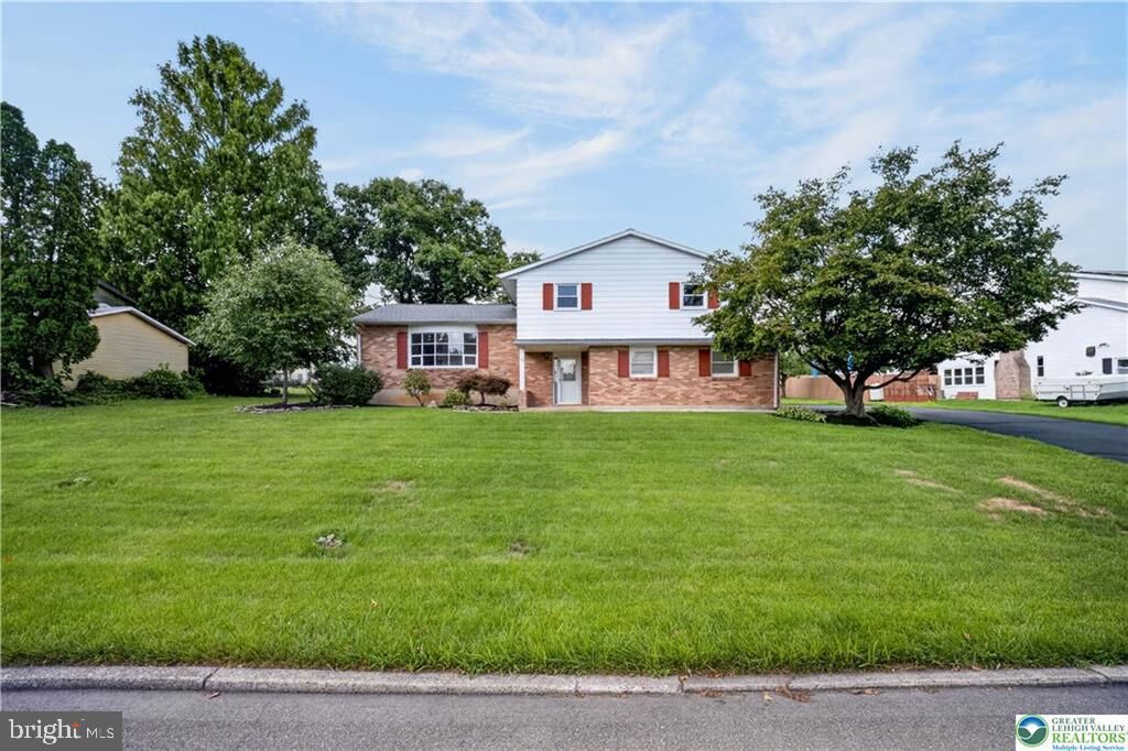 Property Photo:  1160 Brentwood Avenue  PA 18017 