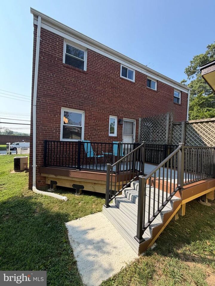 Property Photo:  113 S Gordon Street  VA 22304 