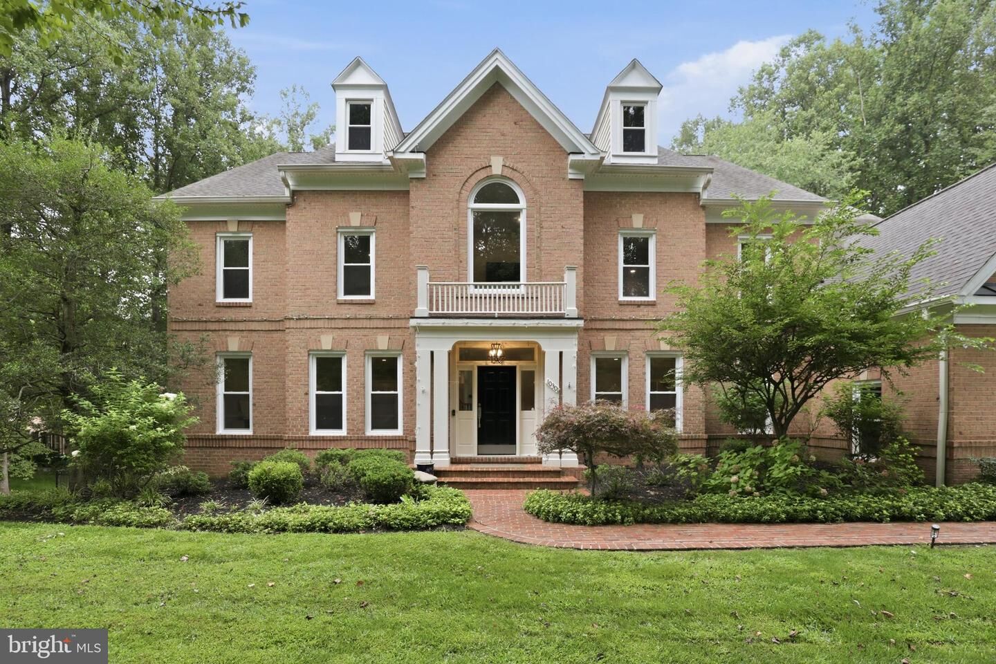 Property Photo:  10301 Forest Maple Road  VA 22182 