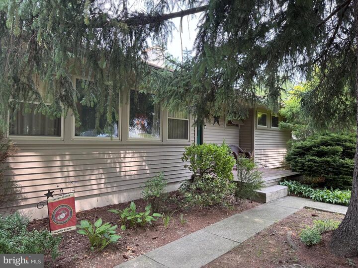 Property Photo: 5 Wood Lane PA 19606