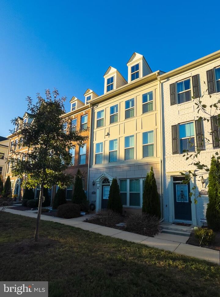 Property Photo: 3620 Commodore Joshua Barney Drive NE DC 20018