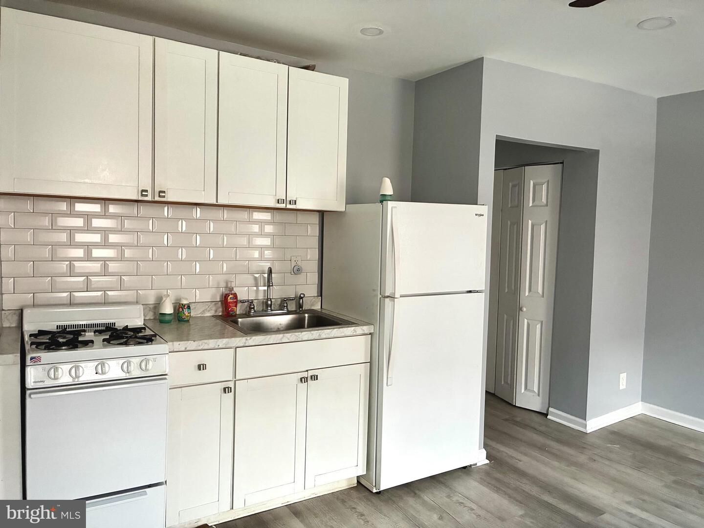 Property Photo: 1432 S 5th Street 00 2A PA 19147