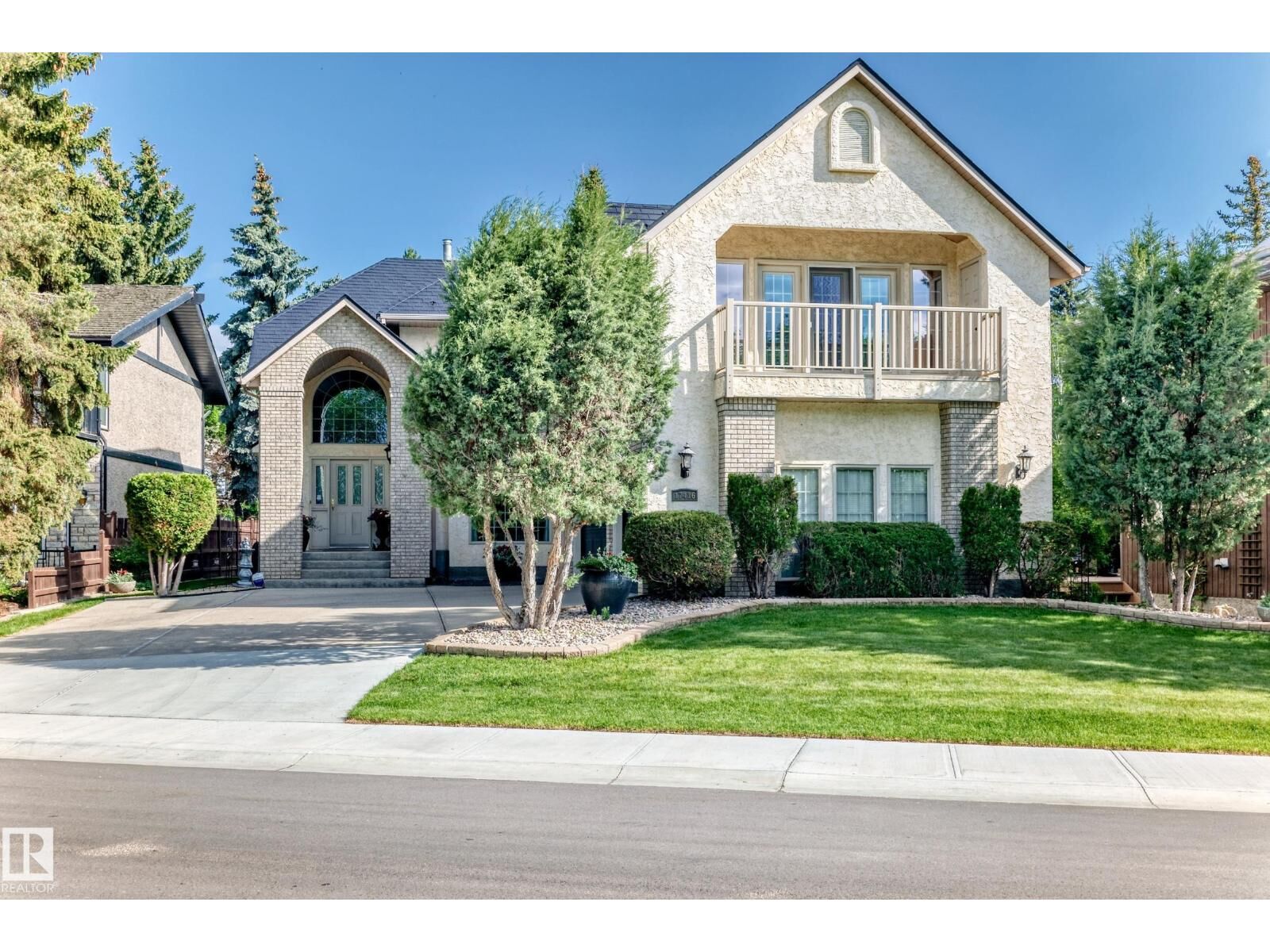 Property Photo: 17416 53 Av NW AB T6M 1C4