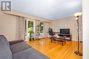 Property Photo:  2095 Haig Drive  ON K1G 2K8 
