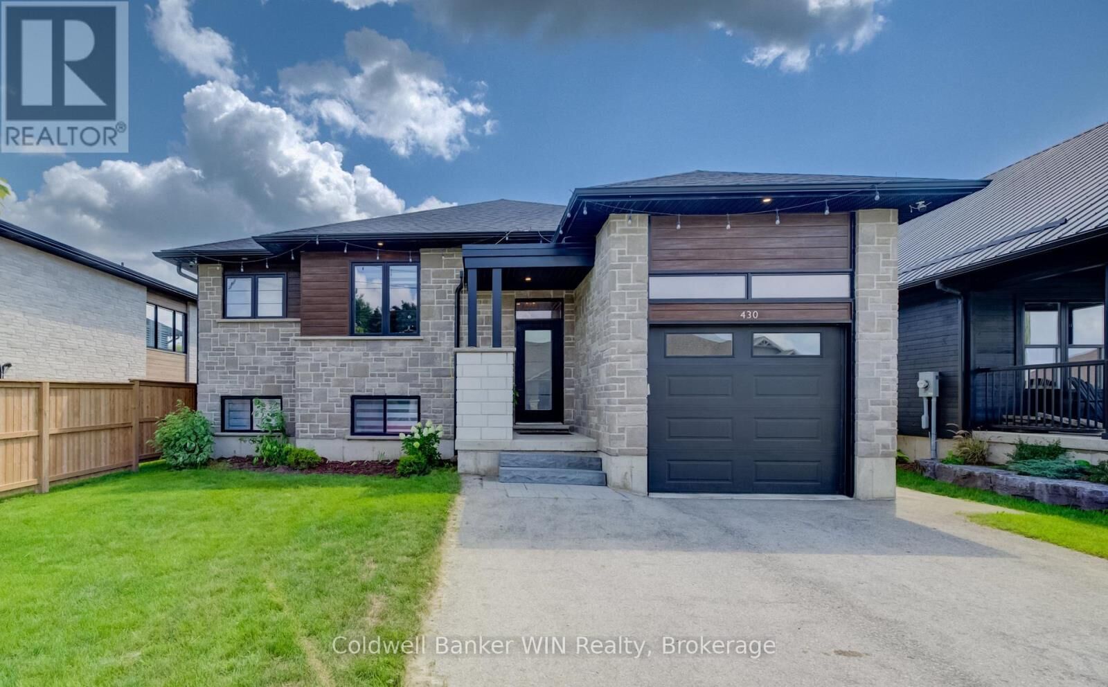 Property Photo: 430 Wellington Street East ON N0G 2L4