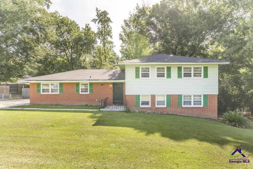 Property Photo:  4404 Fairfax Drive  GA 31206 