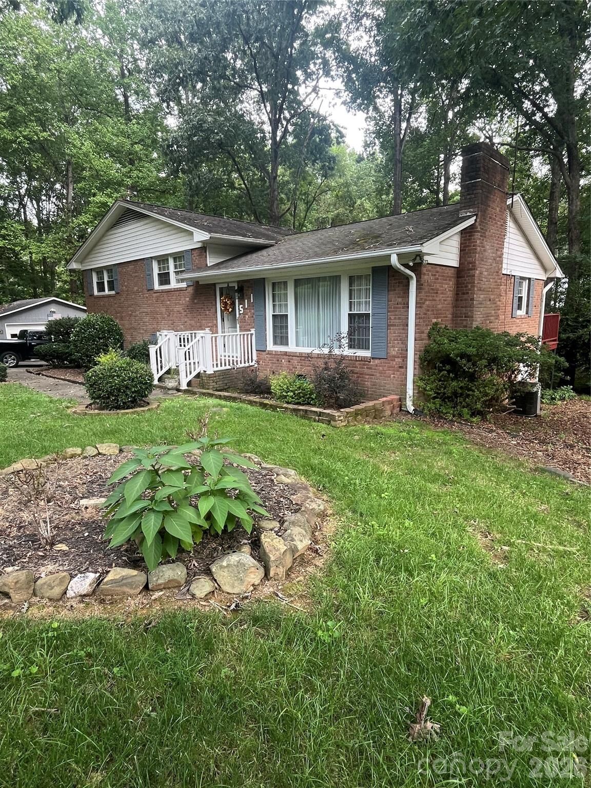 Property Photo:  511 Crestview Drive  NC 28001 