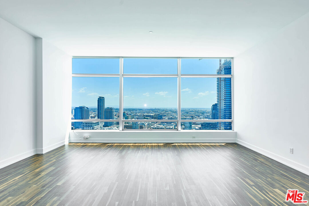 Property Photo:  900 W Olympic Blvd, Unit 35I  CA 90015 