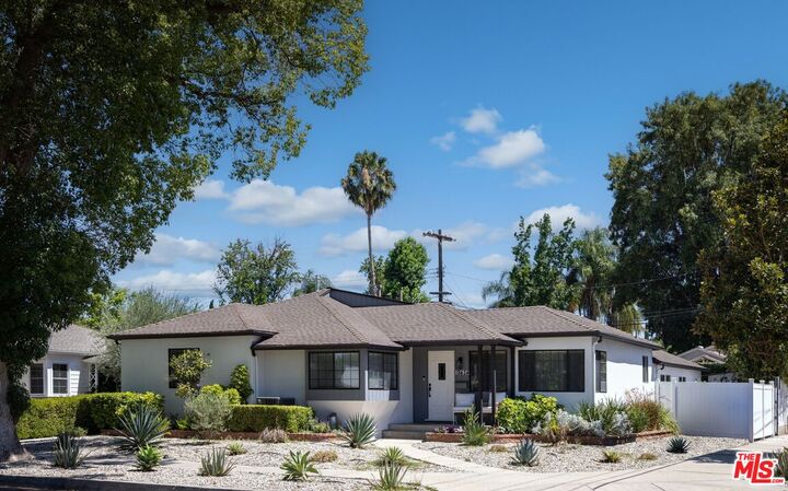 Property Photo:  18424 Domino St  CA 91335 