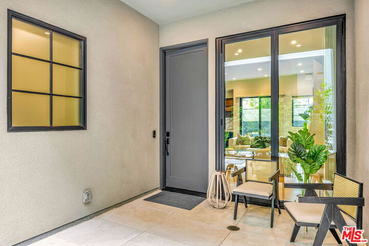 Property Photo:  652 Huntley Dr, Unit 102  CA 90069 