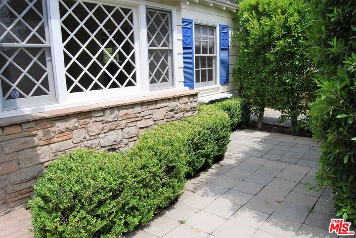 Property Photo: 4653 Farmdale Ave CA 91602