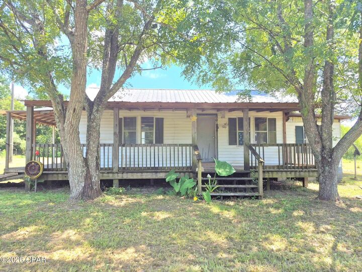Property Photo: 1093 Newton Road FL 32425