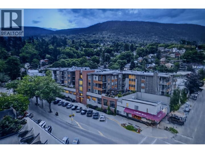 710 Vernon Street 301 — photo 1