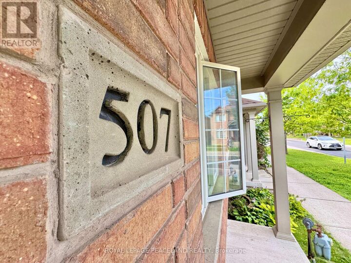 Property Photo:  507 White's Hill Avenue  ON L6B 0J8 