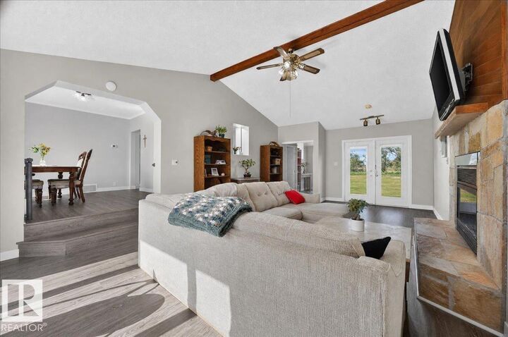 Property Photo:  543069 Range Road 191  AB T0B 0W0 