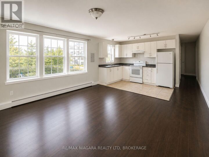 Property Photo:  143 Westchester Crescent 5  ON L2P 2N8 