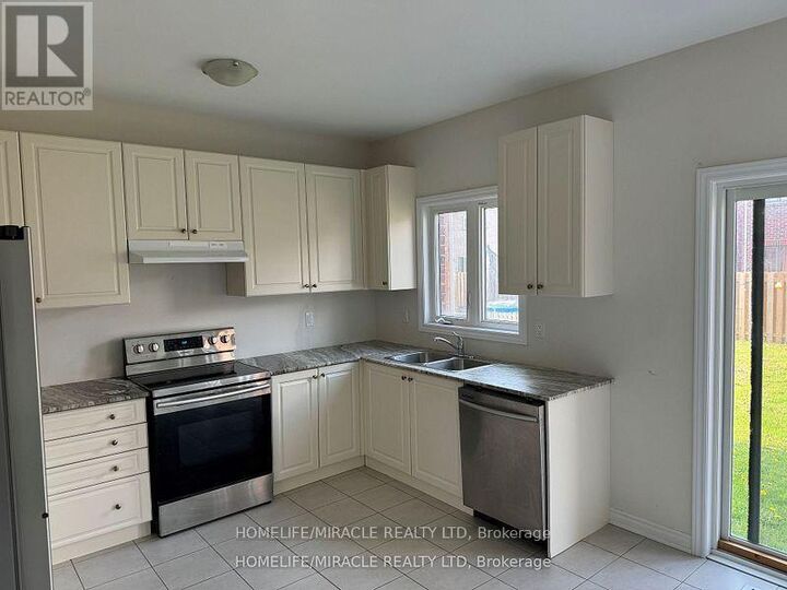 Property Photo: 14 Foster Hewitt Street ON L0K 1A0