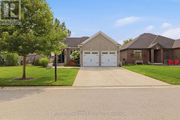 57 Caverhill Crescent — photo 1