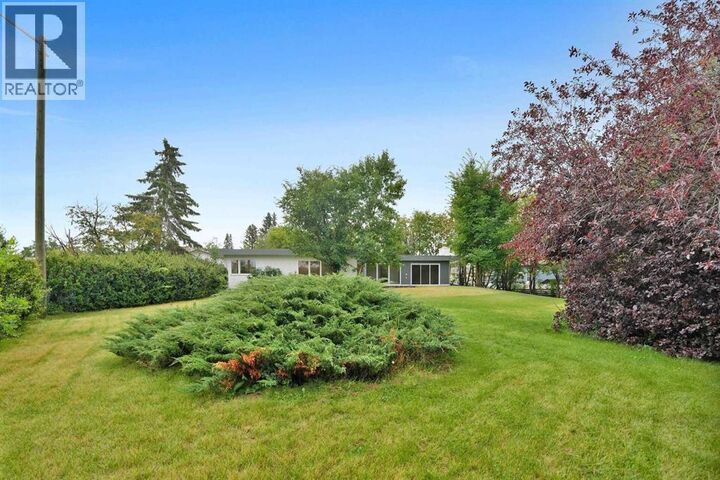 Property Photo: 5009 41 Street Close AB T4G 1H8
