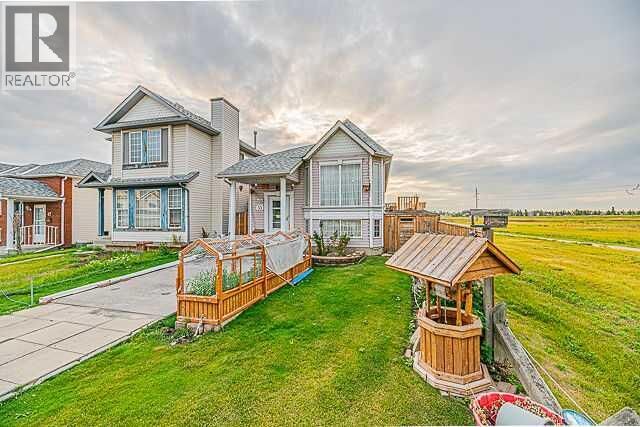 Property Photo: 55 San Diego Manor Northeast AB T1Y 7B6