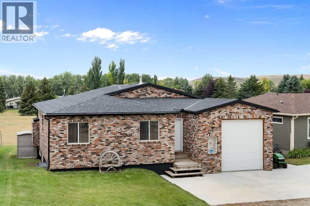 Property Photo: 436 Sunset Drive AB T0L 0G0