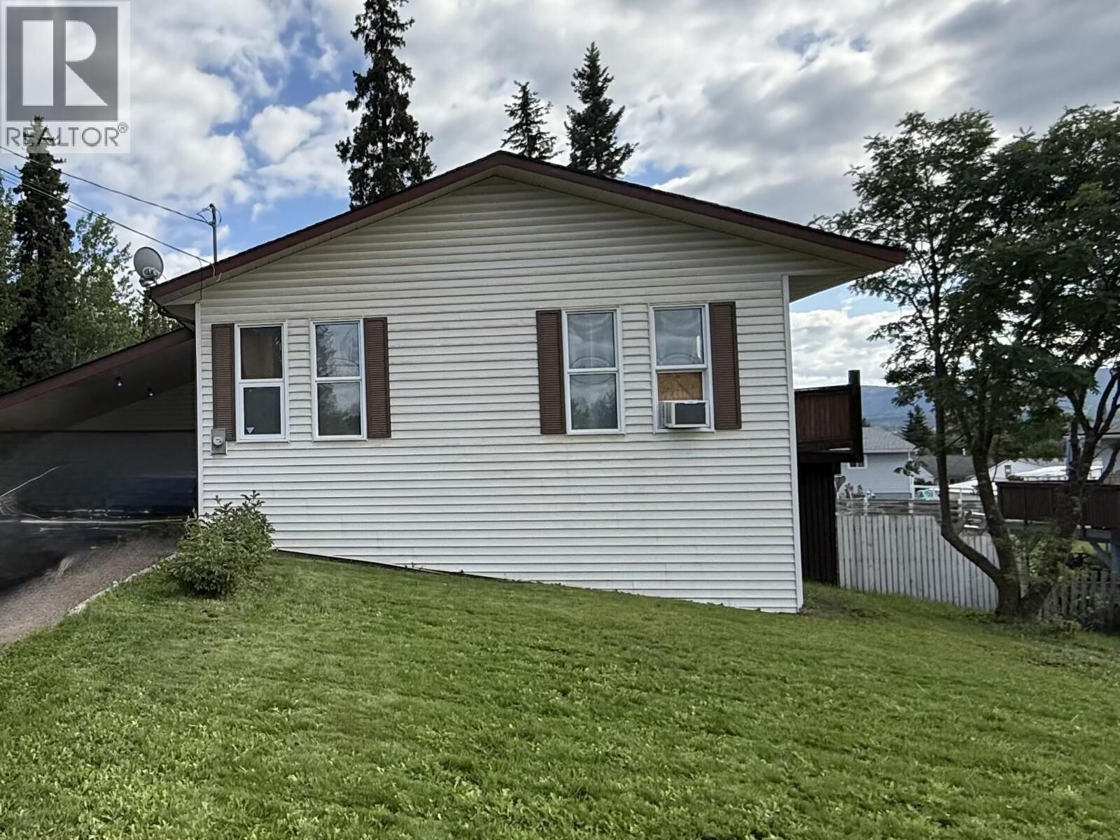 Property Photo:  262 5th Avenue  BC V0J 1E0 