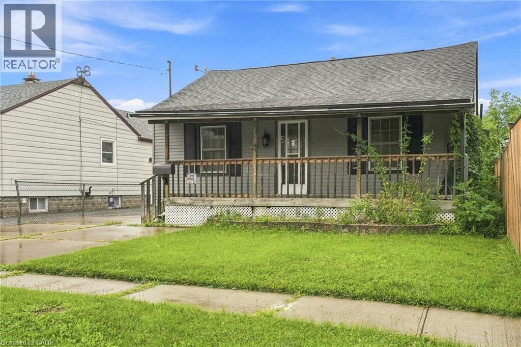 Property Photo:  4 Hilda Street  ON L2S 1Z8 