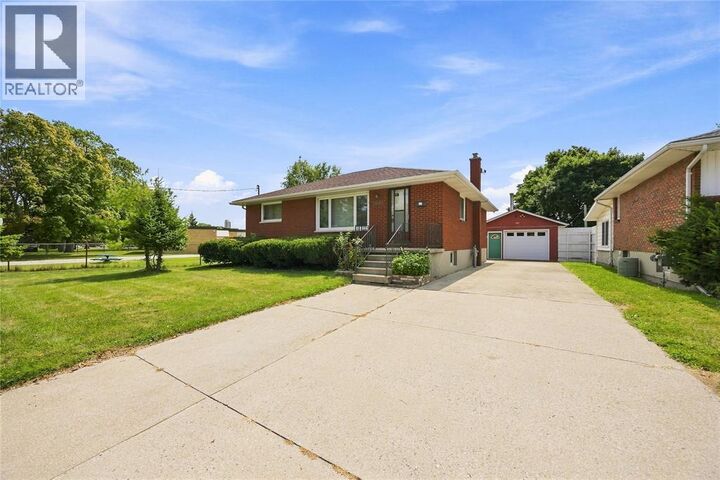 Property Photo: 1081 Michigan Avenue ON N7S 2B5