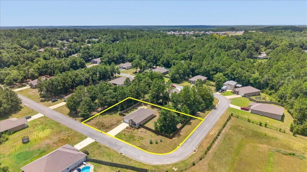 Property Photo: 3485 Sparco Drive FL 32539