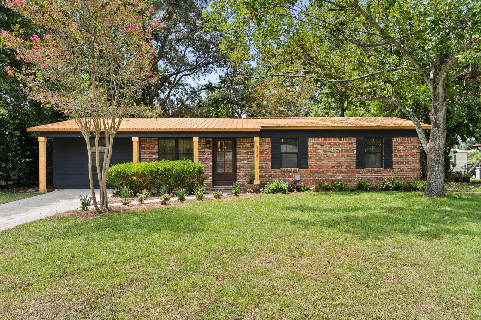 Property Photo: 324 SW Harbor Place FL 32548